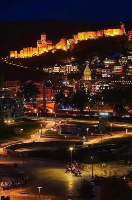 Hotel Vamax Tbilisi Exteriör bild